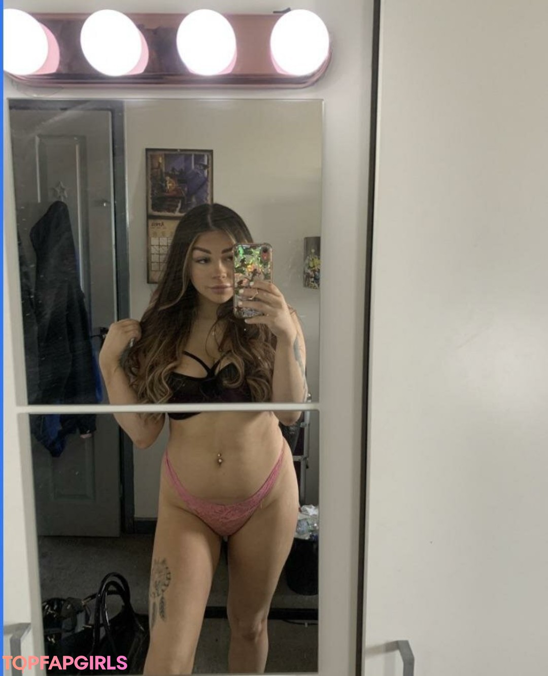 Joy Blue model naked pic