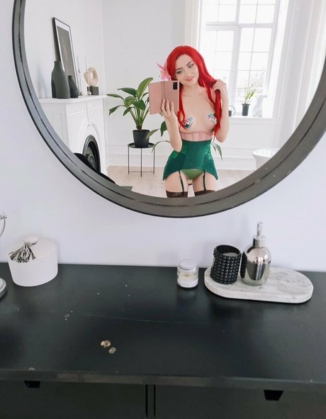 carrykey cosplay beautiful actress img