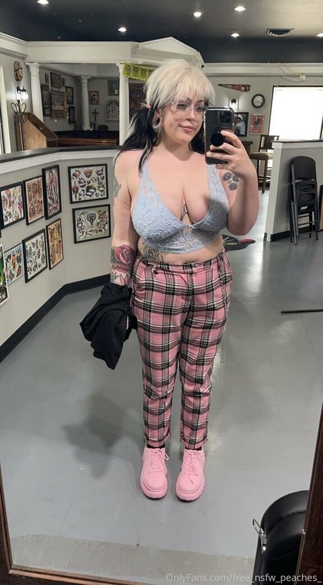 free nsfw peaches_ pornographic actress pictures