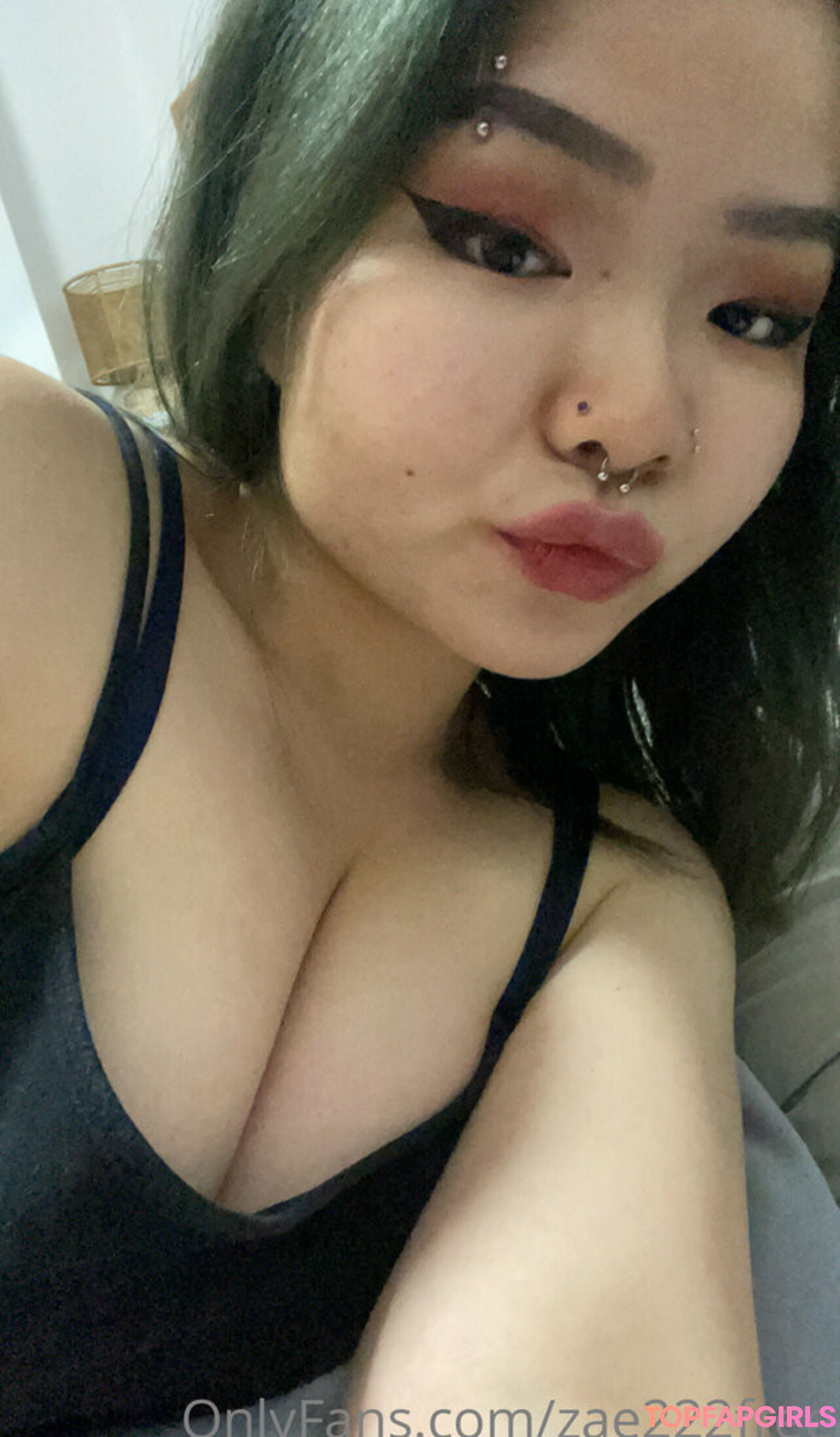 zae222free star porn picture