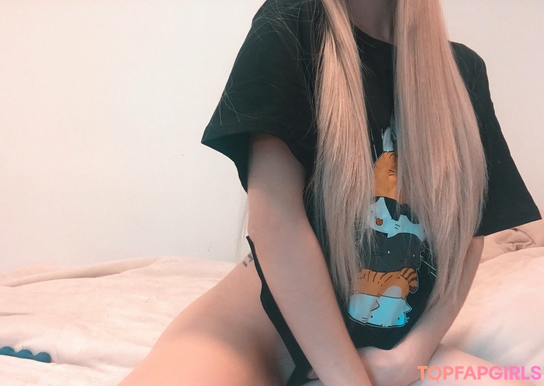 adrianabanana420 naked pornstar pictures