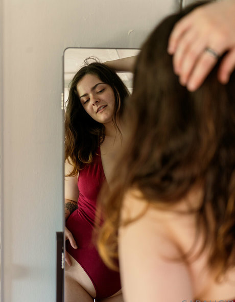 SarahCJB pretty actress photo