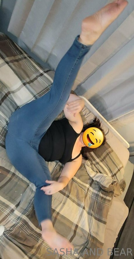 sashaandbear model sex image