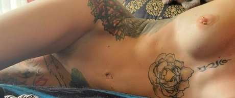 nikkibeez sexy actress gallery