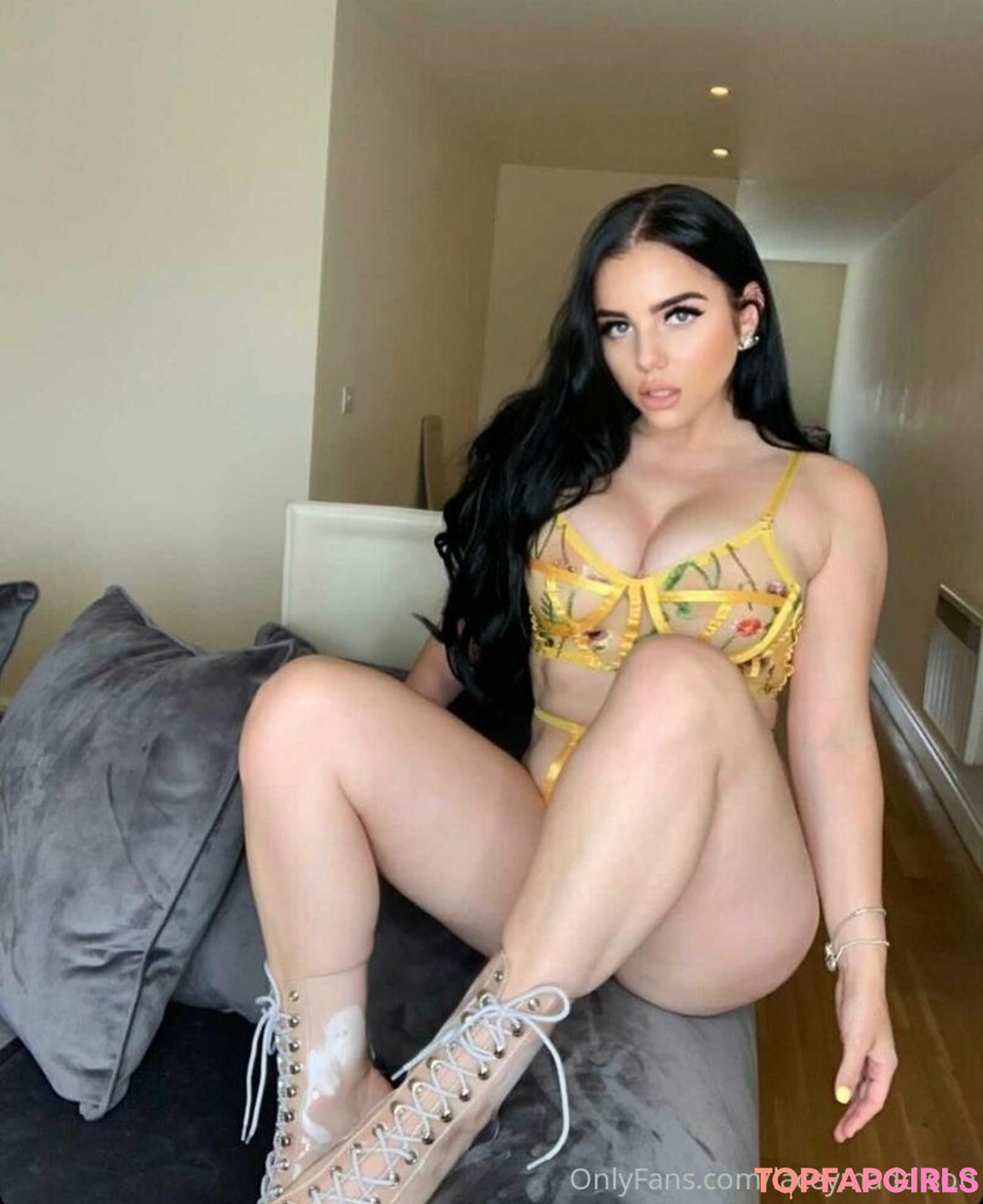 shemale handjob onlyfans hot images