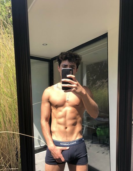 sisters onlyfans beautiful xxx pic