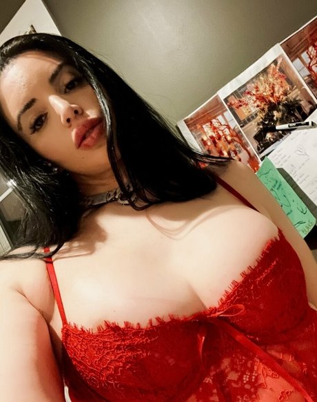 adrianaw model sexy pic