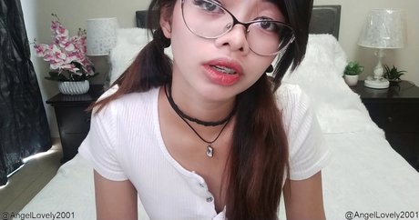 Angellovely2001 pornographic actress photo