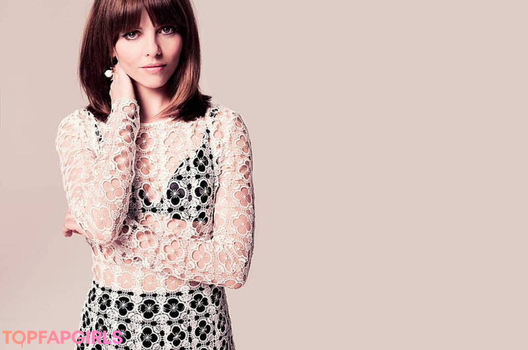 Ophelia Lovibond perfect star pic