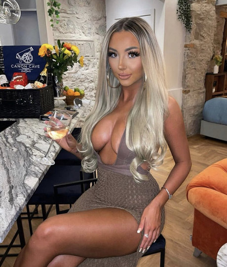 Beth Amelia pornstar free pics