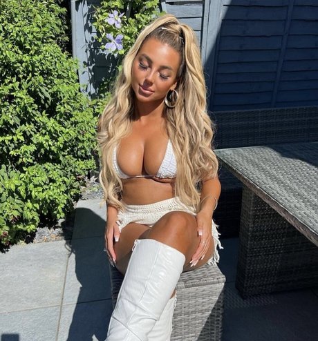 Beth Amelia free star pic