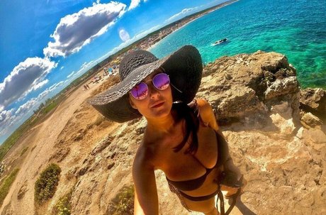 __mianina pornstar art photos