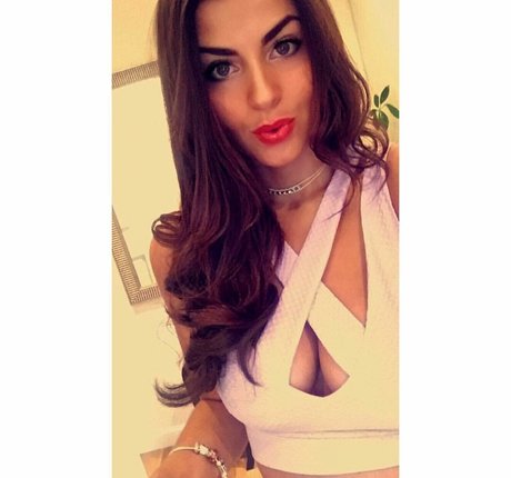 Lauren Fardon model top pic