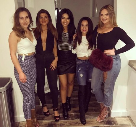 Lauren Fardon naked star photo