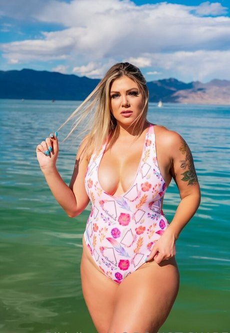 bikinibee official model hot pictures