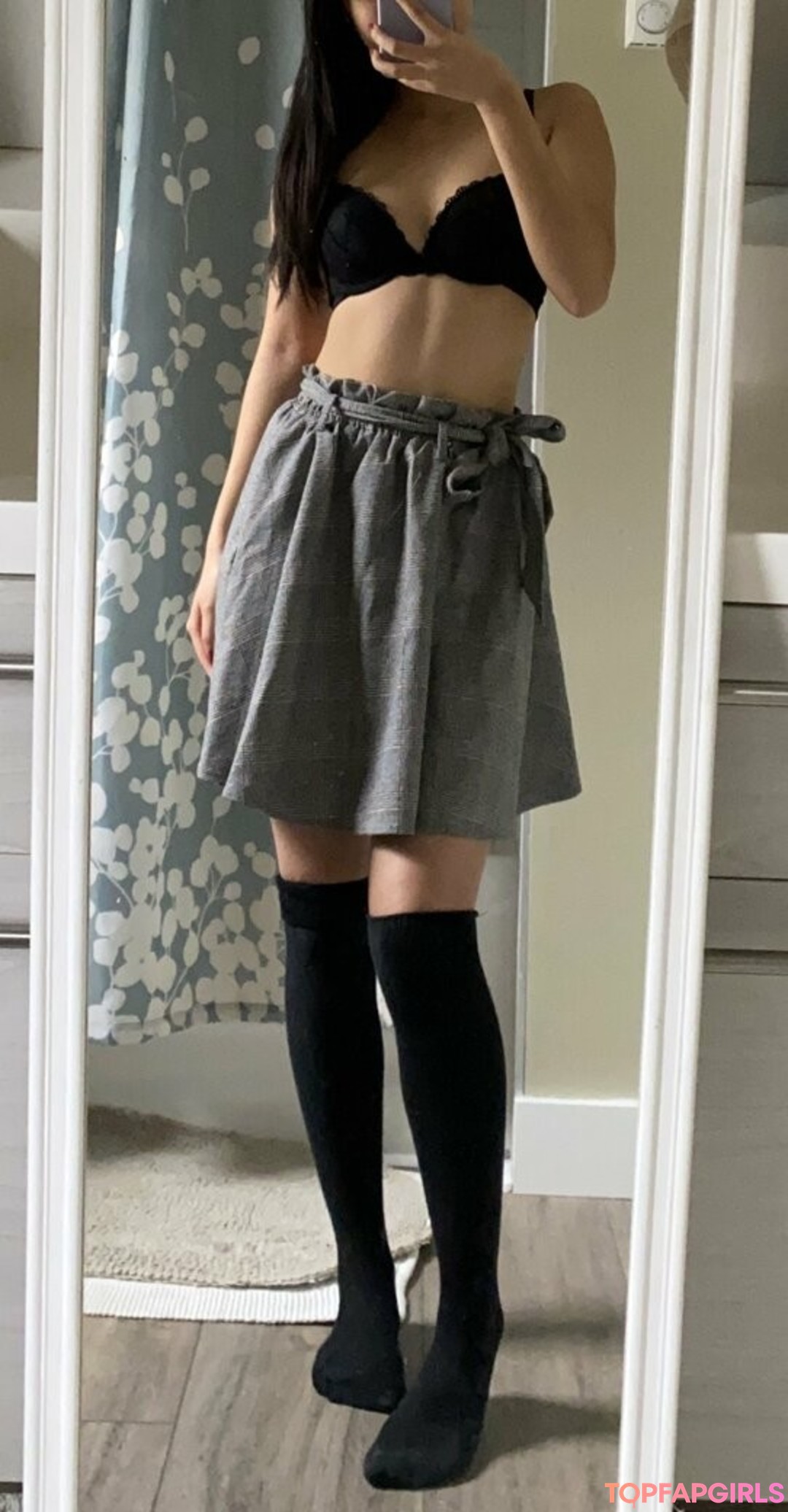 elizabethrosie nude actress image