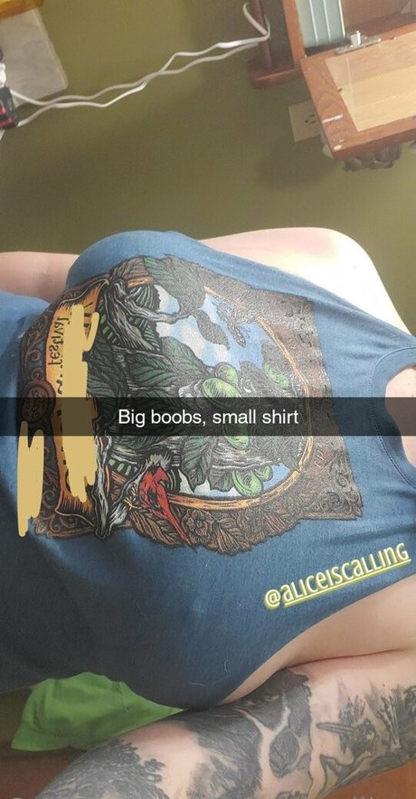 aliceiscalling xxx model image