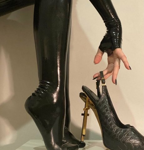 latexprincessvip art actress images