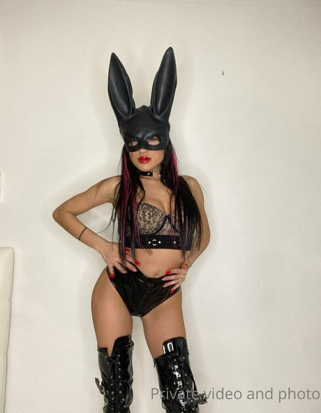 latexprincessvip xxx model picture