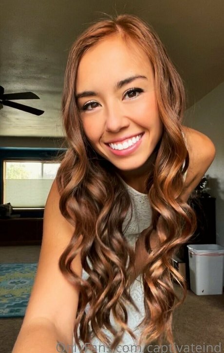 captivateind model nude images