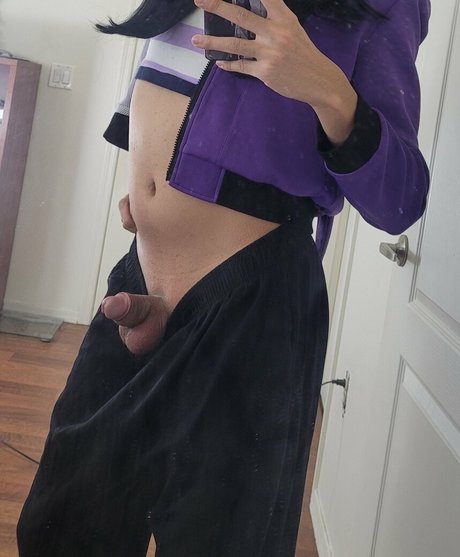 CuteNTRTrap pornographic model image