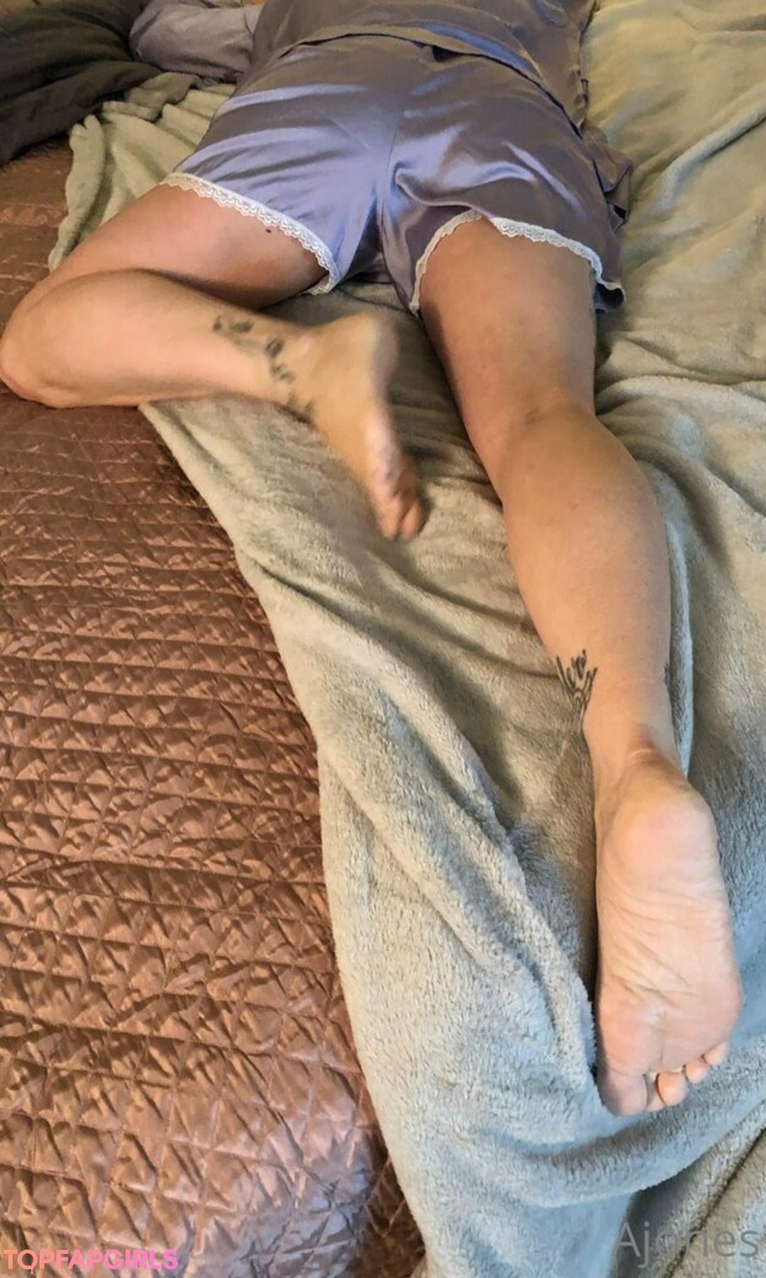 ajonesfeet model erotic pic