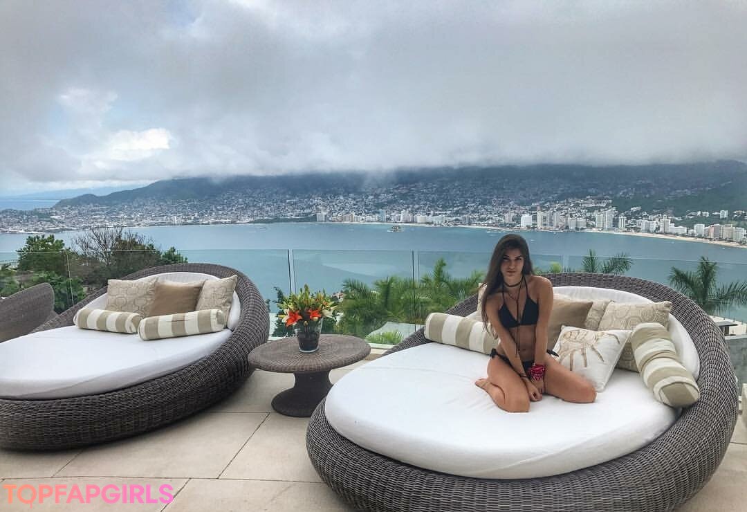 Alicia Londono sexy actress pics