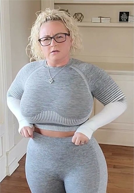 All Things Ely hot actress galleries