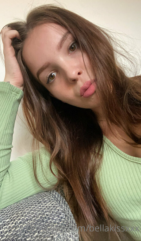 bellakissxxx exclusive model img