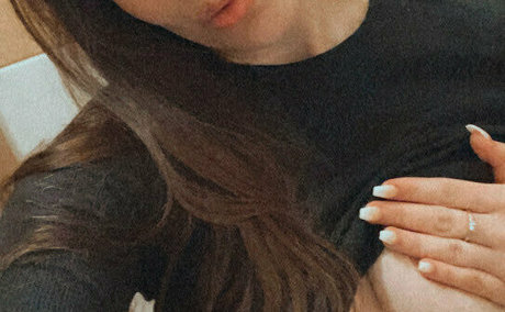 bellakissxxx erotic actress gallery