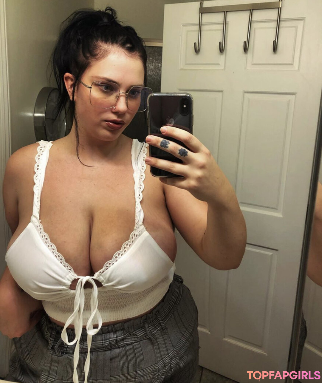Nikkimichay star free pic