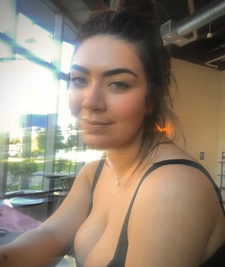 Nicky Nicole star perfect pic