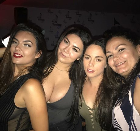 Nicky Nicole sex model galleries