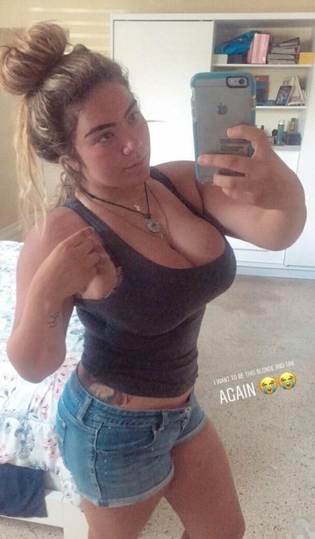 Nicky Nicole pornographic model photo