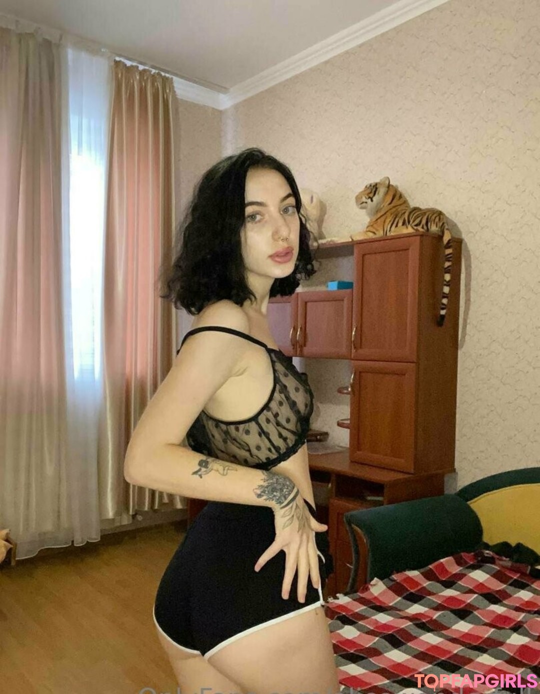 alicewonderfull model hot galleries