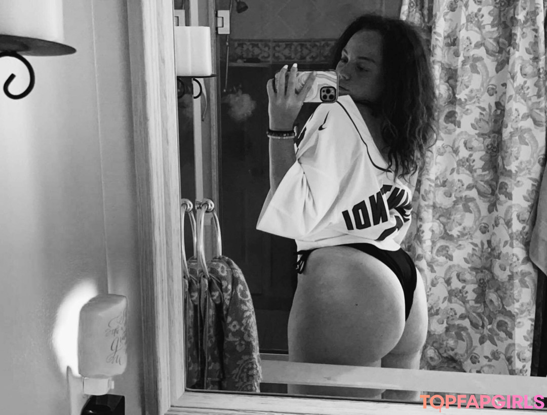 Hannah B top profile image