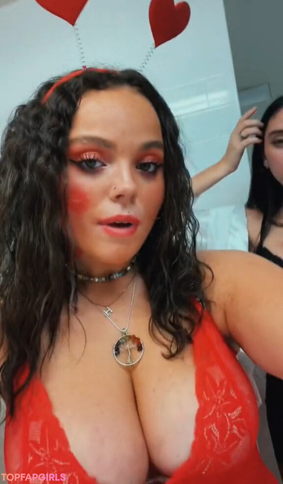 Hannah B model naked picture