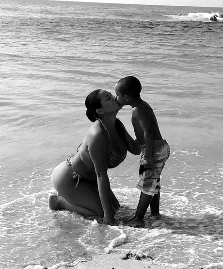 Nohely Guilarte perfect pornstar img