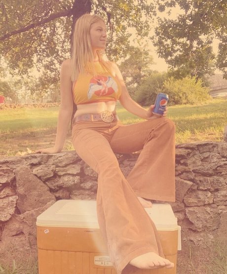 Bigblockblondie adult model photos