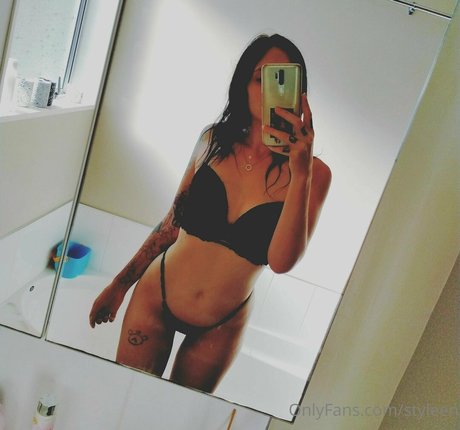 styleen pretty model photos