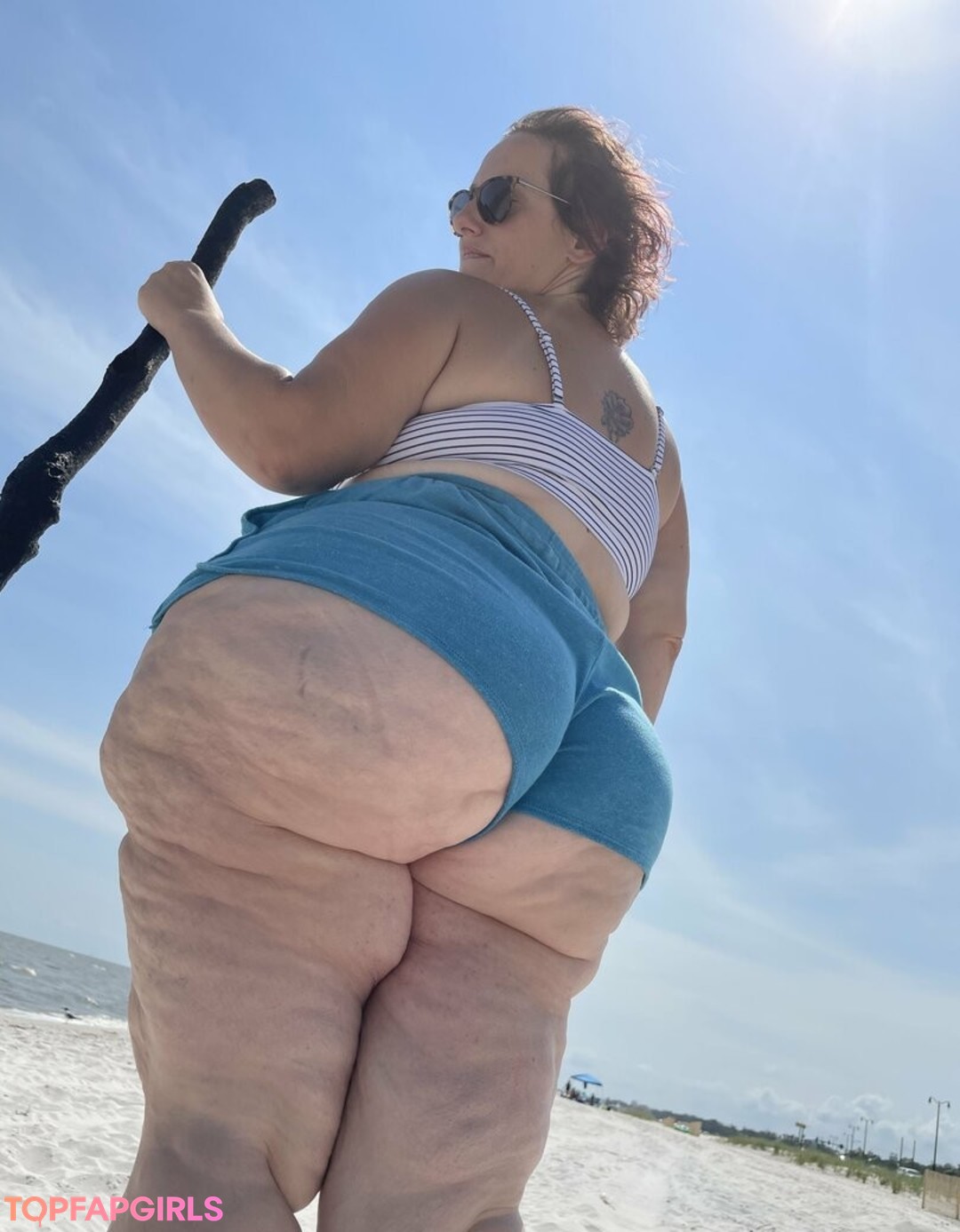 hourglassleigh pornstar beautiful pic