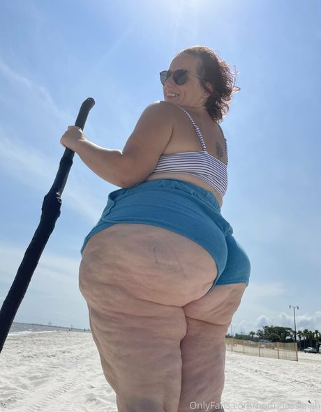 curvy lesbian onlyfans hot naked pictures