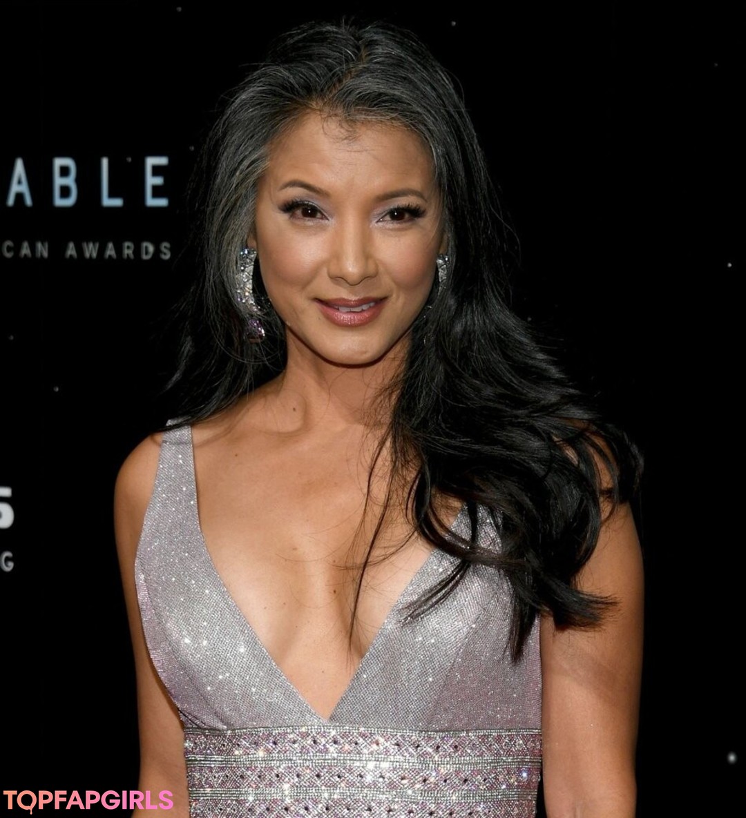 Kelly Hu top star pic