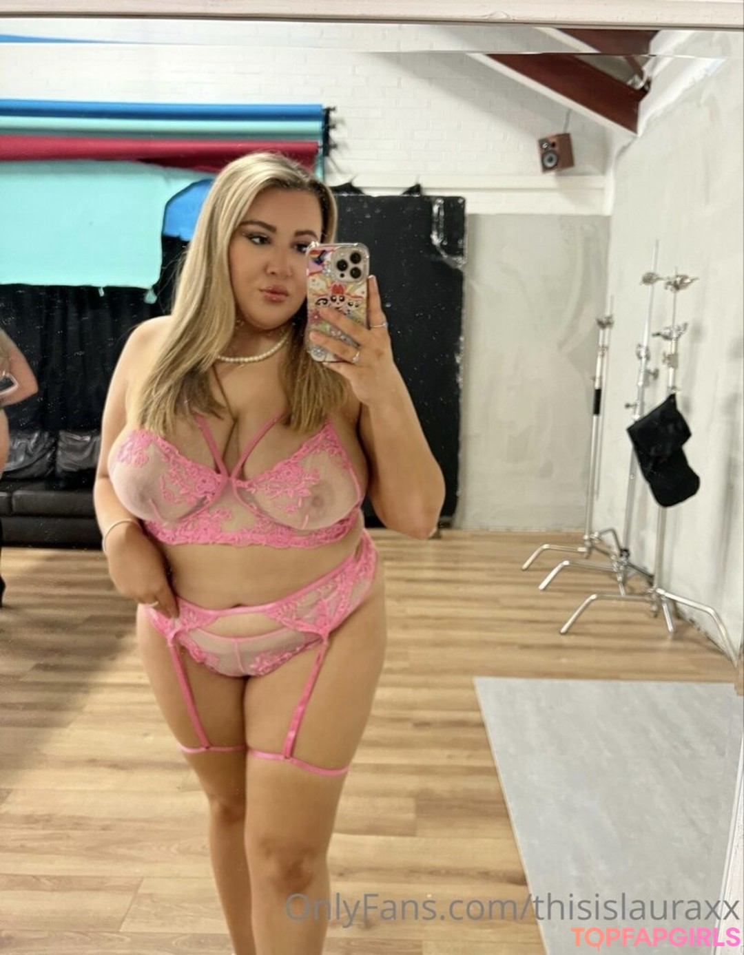 thisislauraxx sexy star picture