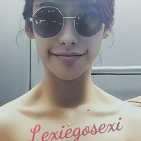 Lexiegosexi model exclusive pics