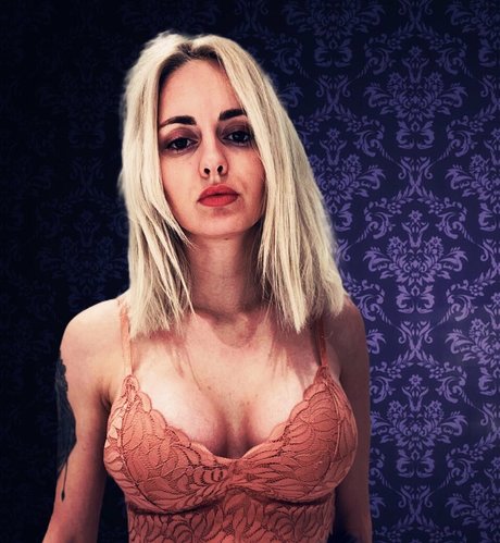 naked yoga onlyfans nudes archive