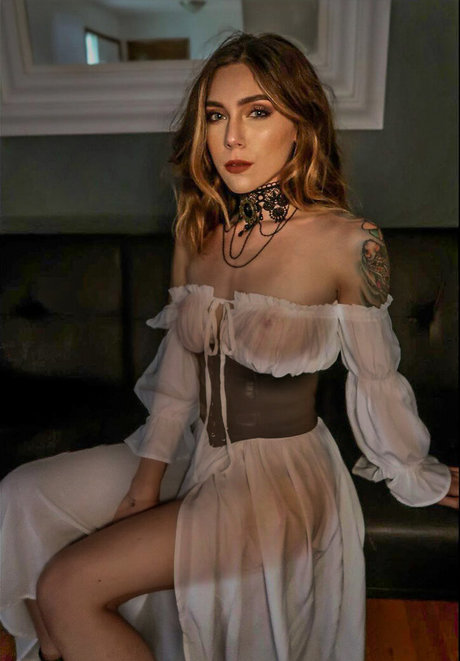 Vavandvoa nude actress pics