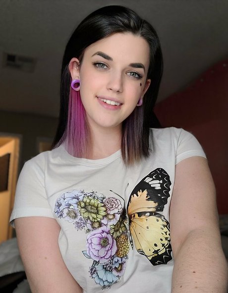 busty teen onlyfans free xxx pictures