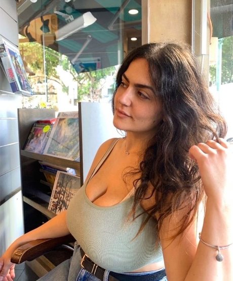 Noam L pornographic actress picture