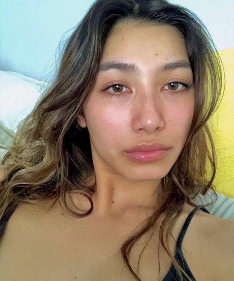 Dommmi pretty model pictures